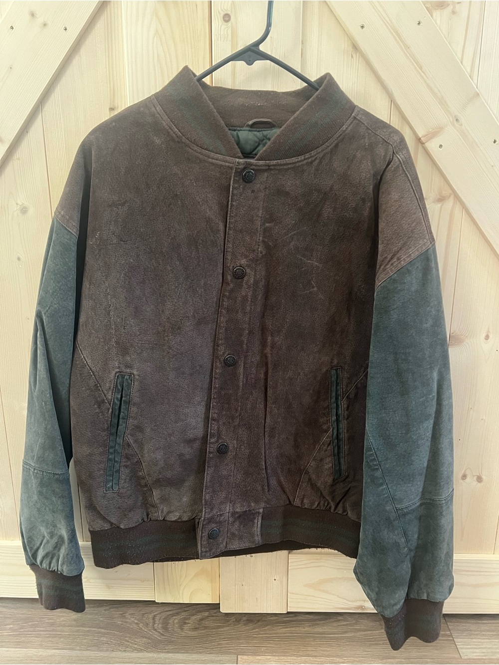 Men’s VINTAGE Leather Coat. SIZE: Large